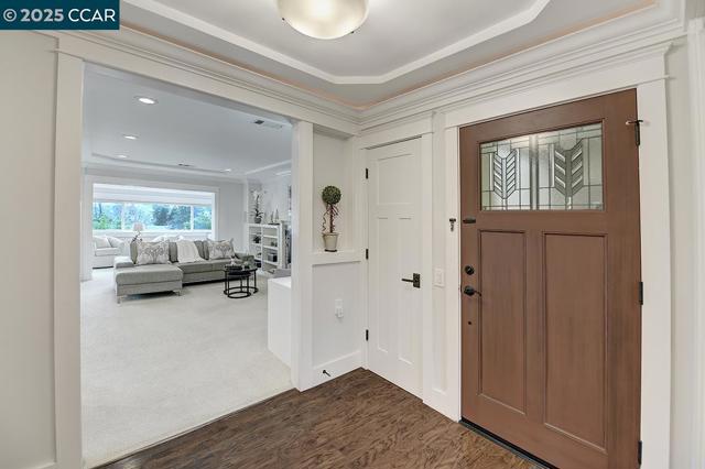 1232 Skycrest Dr, Walnut Creek CA: https://media.crmls.org/mediaz/b1a8a9c2-a232-48fa-b04b-1af4df18712a.jpg