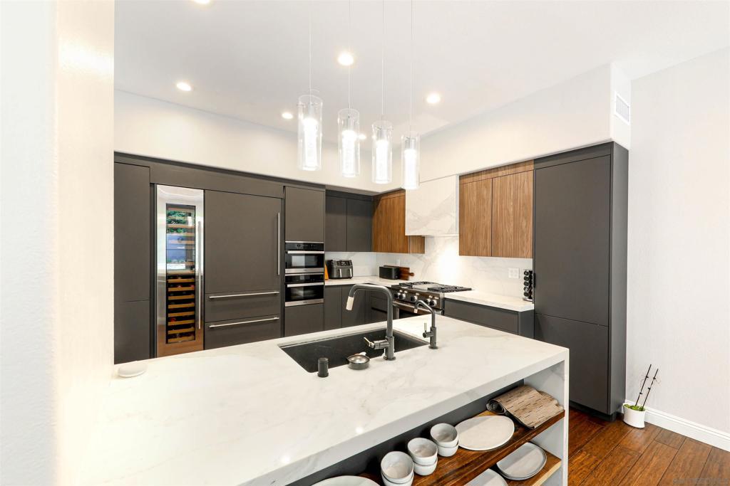 9760 Claiborne Sq - photo 4