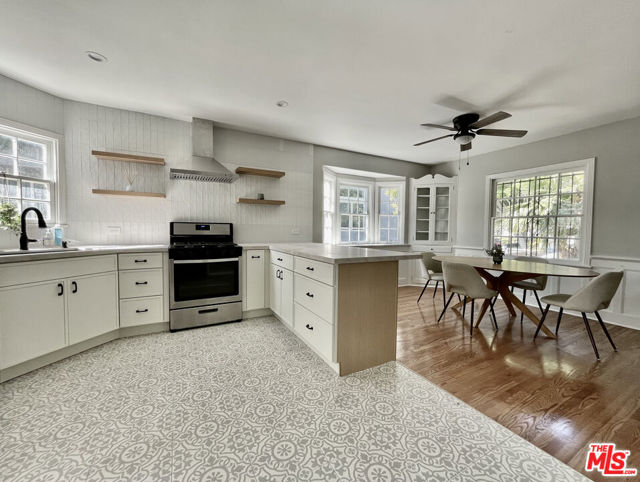 1436 S Spaulding Avenue, Los Angeles CA: https://media.crmls.org/mediaz/b1a9b764-0513-4f51-b4af-4563a3a80d1b.jpg