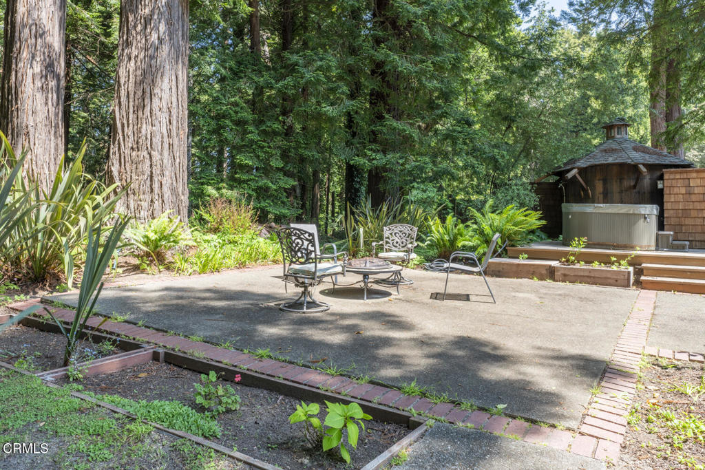 https://media.crmls.org/mediaz/b1aa401d-ebb5-4ca7-8cfc-6ab376f8665d.jpg?preset=X-Large