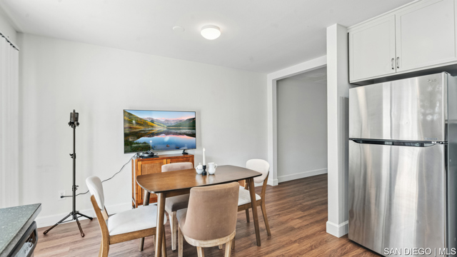 209 Espanas GLN, Escondido CA: https://media.crmls.org/mediaz/b1aa63c9-e479-4acd-bd37-30ab490f66c9.jpg