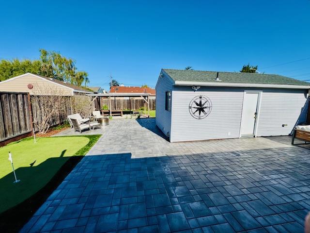1639 Cypress Avenue, San Mateo CA: https://media.crmls.org/mediaz/b1aa6484-6e7c-4d7e-be0e-4498a2e3b40c.jpg