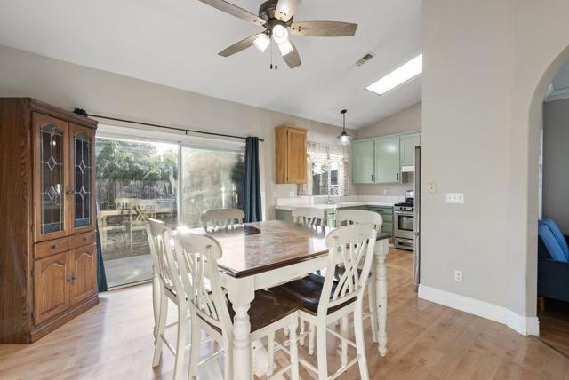600 Gabriele Court, Hollister CA: https://media.crmls.org/mediaz/b1aa88e3-85f3-4920-87a7-0de72cbc1ac7.jpg