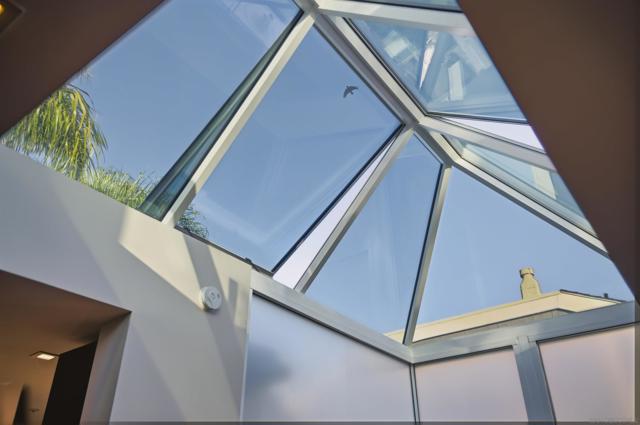 Image 4 of 60 For 2372 Oxford Ave