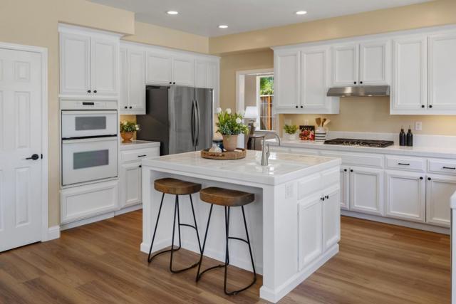 895 Oak Brook Way, Gilroy CA: https://media.crmls.org/mediaz/b1aae1f7-b160-4f9b-847b-7abb727dfacb.jpg