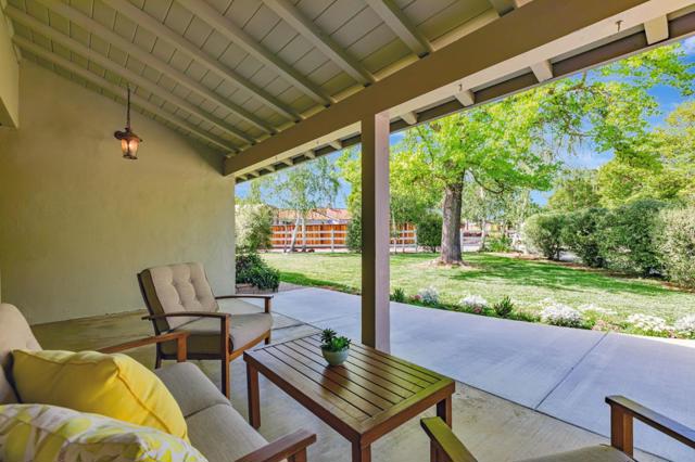 10495 Garcia Lane, Gilroy CA: https://media.crmls.org/mediaz/b1ab3a81-ff55-40cb-abb7-f0675eb9941e.jpg