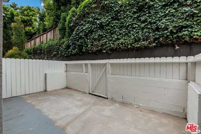 1617 S Beverly Glen Boulevard, Los Angeles CA: https://media.crmls.org/mediaz/b1ad4c2e-7bd3-4b1e-85ad-b83e8d54ffa5.jpg