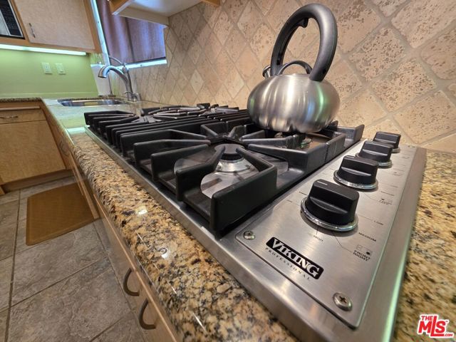 34725 Mission Hills Drive, Rancho Mirage CA: https://media.crmls.org/mediaz/b1ad5f83-a941-42e8-96f7-06b23c11cac4.jpg