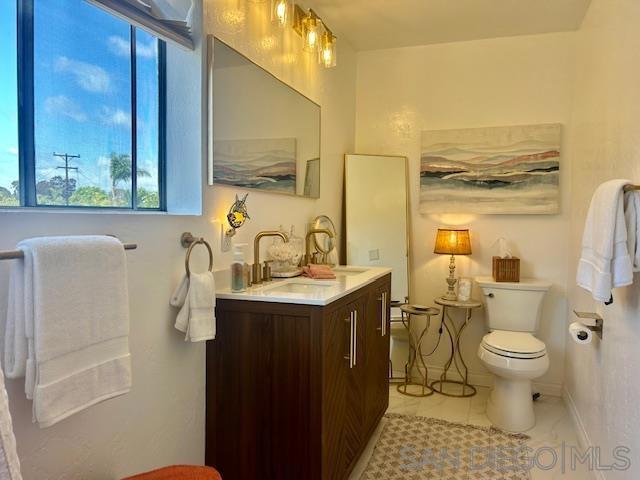 3275 Maezel Ln, Carlsbad CA: https://media.crmls.org/mediaz/b1ad63eb-1a9d-46ad-9acb-c145ebc89556.jpg