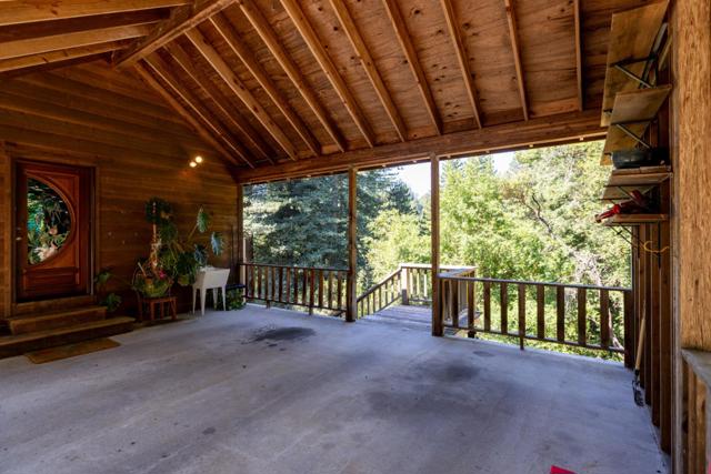 994 Laurel Grove Drive, Soquel CA: https://media.crmls.org/mediaz/b1adc0ca-c029-4e26-99e7-0365524efc52.jpg