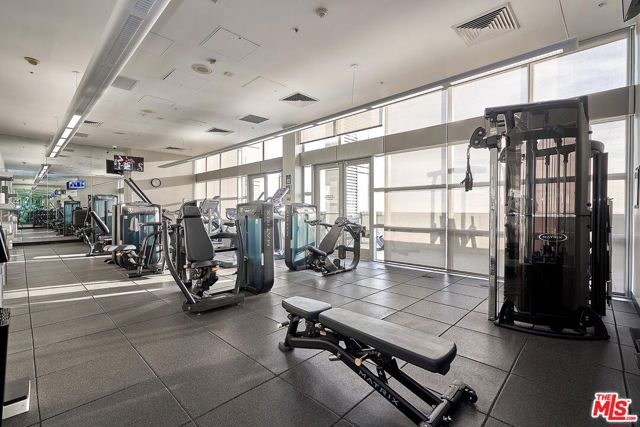 1155 S Grand Avenue, Los Angeles CA: https://media.crmls.org/mediaz/b1ae4cf7-6c43-4e32-a897-c3b30f8122f9.jpg