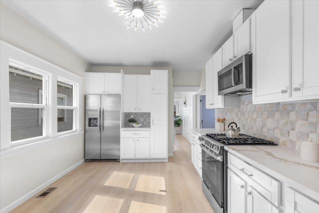 1237 Ashby Avenue, Berkeley CA: https://media.crmls.org/mediaz/b1aebc72-2544-4121-b293-7b359612c3ec.jpg