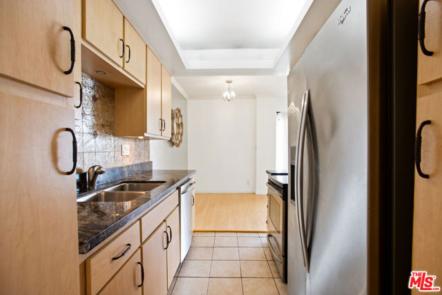 1131 Alta Loma Road, West Hollywood CA: https://media.crmls.org/mediaz/b1aeeaa1-3c1c-45ac-ab68-b958ce0b79ae.jpg