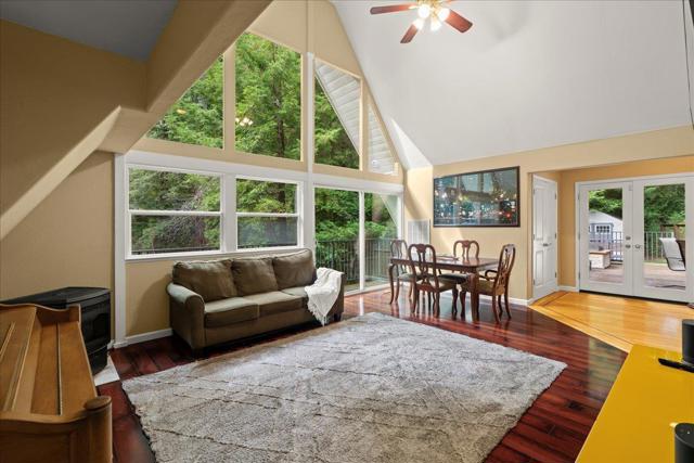 20910 Outer Zayante Road, Los Gatos CA: https://media.crmls.org/mediaz/b1af5852-e8a5-40ac-b53d-4c2417e642c1.jpg