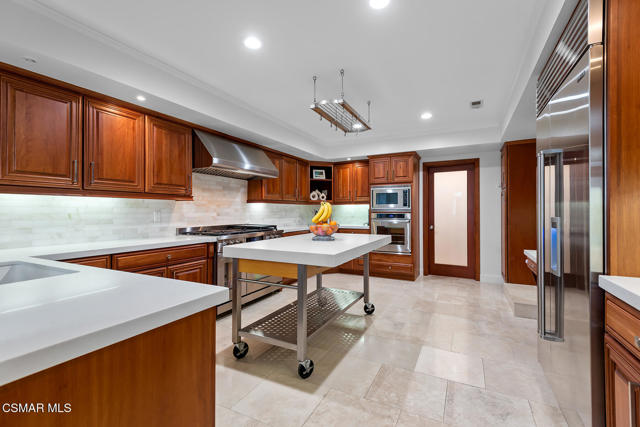 1635 Ryder Cup Drive, Westlake Village CA: https://media.crmls.org/mediaz/b1affa27-fa6c-43f8-96aa-bd132e4c2877.jpg