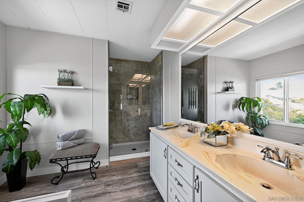 MLS #250043107SD image #16