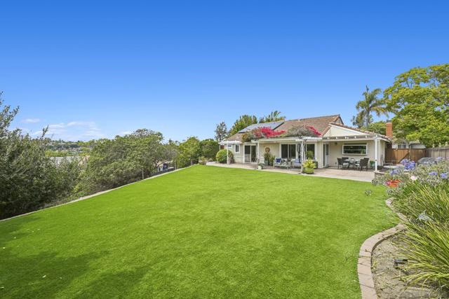 602 HOLLYRIDGE DRIVE, Encinitas CA: https://media.crmls.org/mediaz/b1b0ab47-7ede-4f4d-88b5-9dae63a974ed.jpg