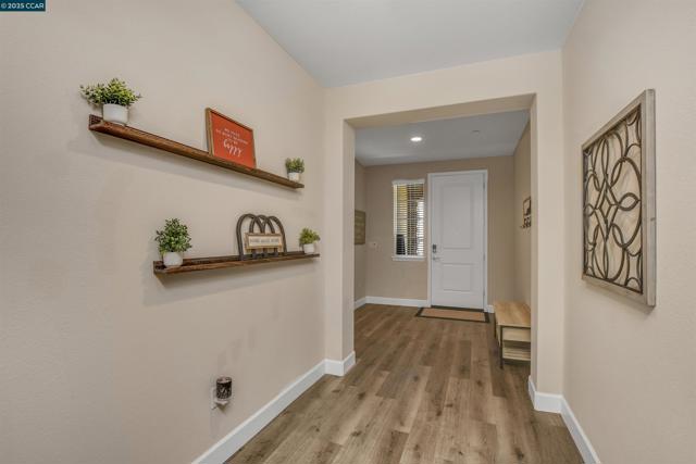 5420 Promontory Way, Antioch CA: https://media.crmls.org/mediaz/b1b0e23b-7588-4457-b97c-5cd331d3091a.jpg