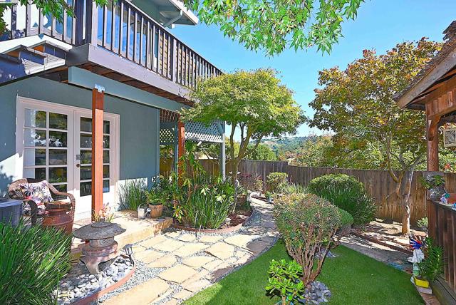 5295 Winifred Dr, Castro Valley CA: https://media.crmls.org/mediaz/b1b1b4e2-c35e-48af-92df-499604bd1d81.jpg