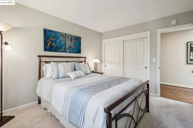 1037 Silverhill Dr, Lafayette CA: https://media.crmls.org/mediaz/b1b2566b-f471-4232-a3ab-ca392a3f20fc.jpg