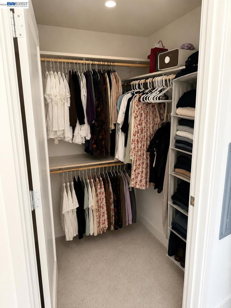 https://media.crmls.org/mediaz/b1b28e16-90c5-446b-8c7a-ba648bff7de8.jpg?preset=X-Large