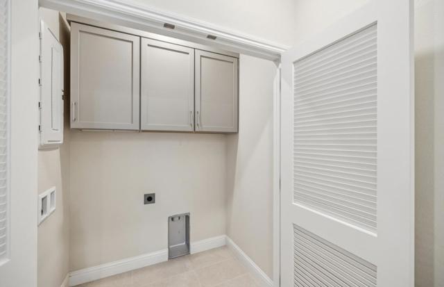 2417 Willow Way, San Mateo CA: https://media.crmls.org/mediaz/b1b2a648-b82a-492a-b5ca-2612ac40efbb.jpg