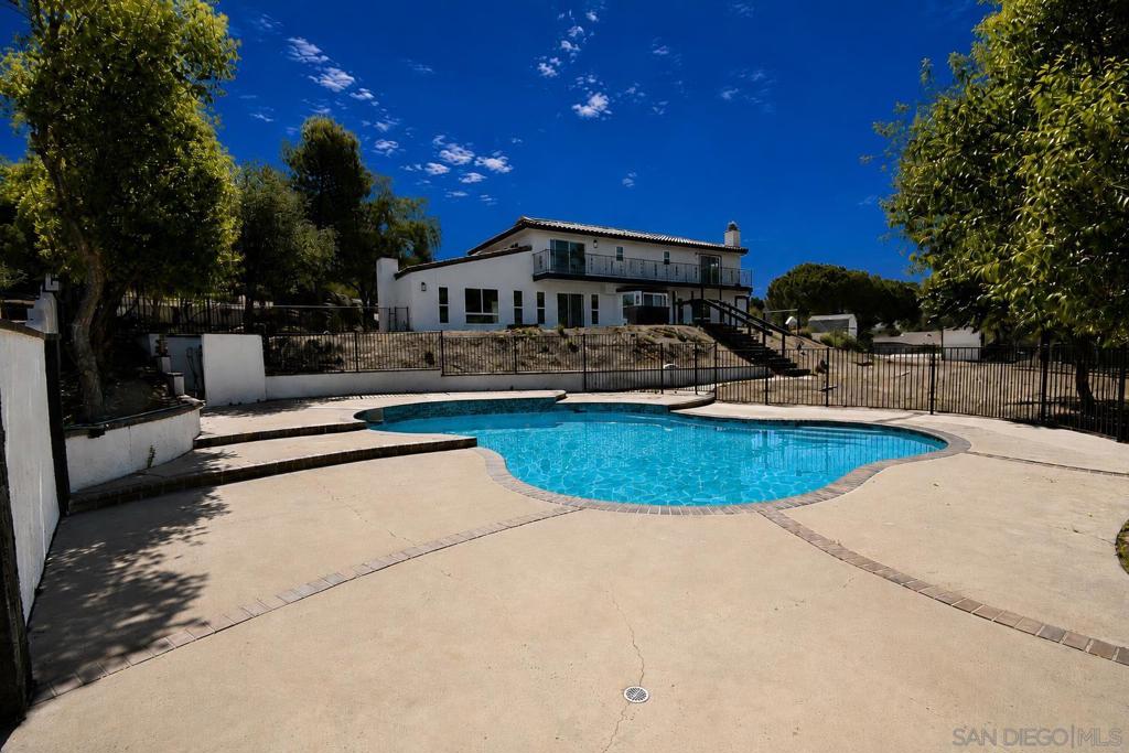 614 SNEATH WAY