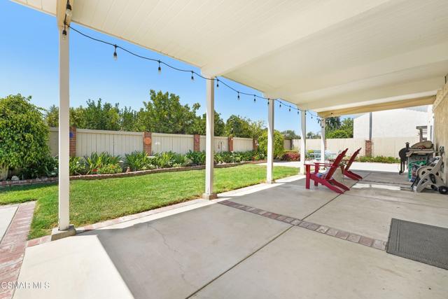 2266 Lansdale Court, Simi Valley CA: https://media.crmls.org/mediaz/b1b44230-e5f7-4b5e-adb7-2d88a138491c.jpg