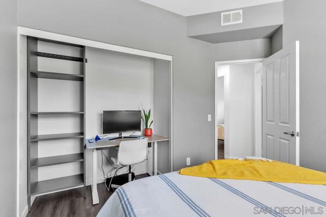13599 Tradition Street, San Diego CA: https://media.crmls.org/mediaz/b1b4c9b9-4c04-43dd-94ba-786d2fea9445.jpg