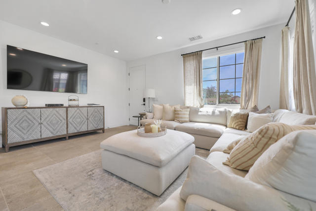80208 Whisper Rock Way, La Quinta CA: https://media.crmls.org/mediaz/b1b53e39-0f02-4d58-aca8-9401918273e4.jpg