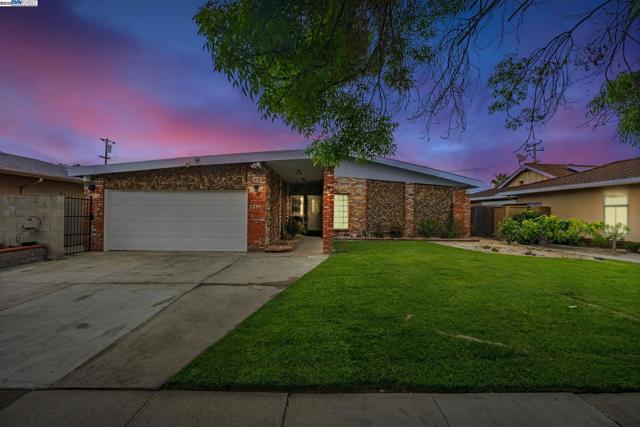 3757 Savannah Rd, Fremont CA: https://media.crmls.org/mediaz/b1b5a31d-3f08-4baa-991a-e5042e95262f.jpg