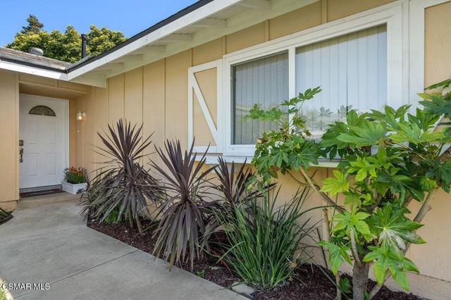 2142 Atwater Avenue, Simi Valley CA: https://media.crmls.org/mediaz/b1b5e867-d33e-4129-8b79-1384a14cc072.jpg