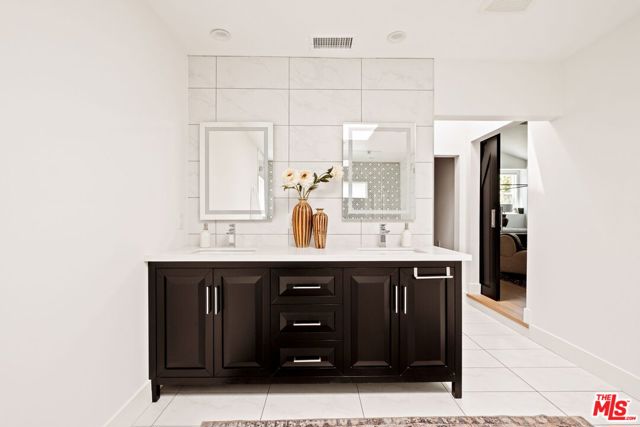 13514 Morrison Street, Sherman Oaks CA: https://media.crmls.org/mediaz/b1b61792-cf1a-4e59-a348-e28f90d1a852.jpg
