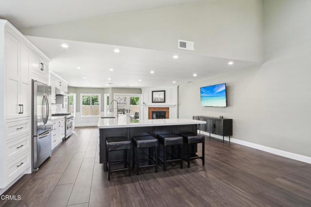 5406 luis Drive, Agoura Hills CA: https://media.crmls.org/mediaz/b1b69ec3-2dd9-4608-87c1-b88227762205.jpg