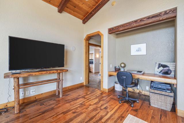 36958 Goldshot Creek Road, Mountain Center CA: https://media.crmls.org/mediaz/b1b7d000-dabb-4639-8a54-1f954bc78474.jpg