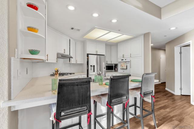 1362 Seacoast Dr, Imperial Beach CA: https://media.crmls.org/mediaz/b1b80a5e-91eb-4be4-97a7-0dae6785c9c1.jpg