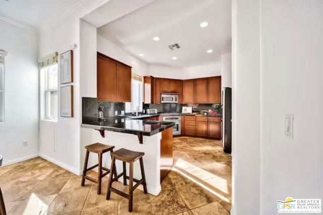 57410 Via Vista Vista, La Quinta CA: https://media.crmls.org/mediaz/b1b843f6-f4ae-47b7-a173-6917529315e9.jpg