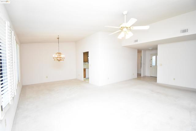 3124 Estate Dr, Stockton CA: https://media.crmls.org/mediaz/b1b88a1a-0acb-4dba-8f83-c429f29c8d69.jpg