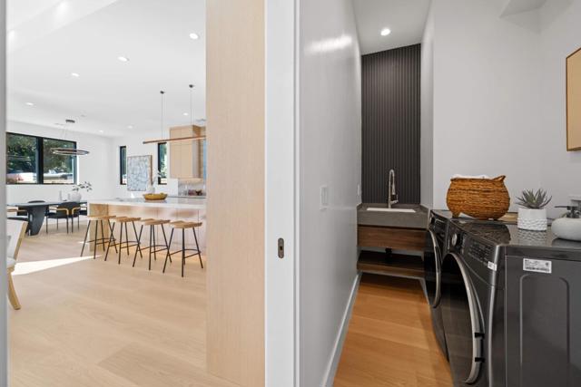 89 Centre Street, Mountain View CA: https://media.crmls.org/mediaz/b1b8b502-9350-4988-ac7a-69980fa01117.jpg