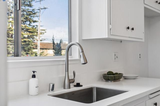 2106 Otis Dr, Alameda CA: https://media.crmls.org/mediaz/b1b9032f-aeb5-4fa3-a4b0-af7c951fc47e.jpg
