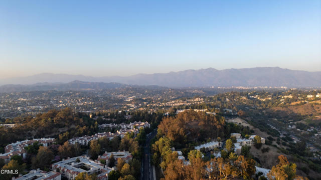 4041 Via Marisol, Los Angeles CA: https://media.crmls.org/mediaz/b1b9135d-5f6b-42ac-b3a6-0de170672b92.jpg