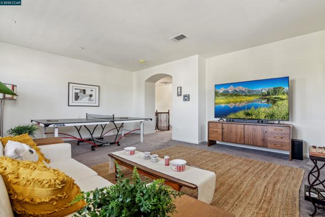 1840 Tanglewood Ln, Brentwood CA: https://media.crmls.org/mediaz/b1b959dc-e144-4da8-83c9-08839fff6c86.jpg