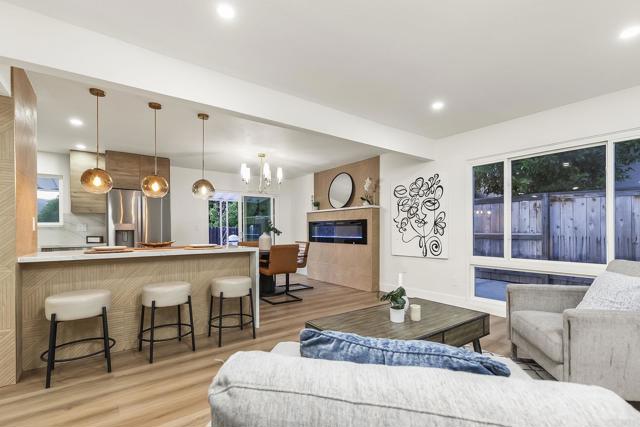 6802 MAURY DR, San Diego CA: https://media.crmls.org/mediaz/b1b9a2c3-c72a-4105-a604-21a9c0023d32.jpg