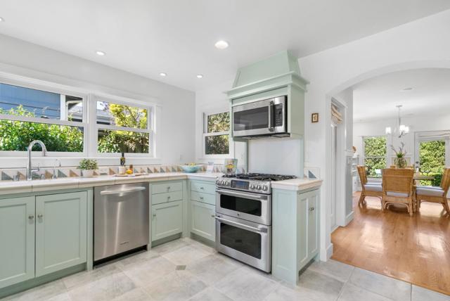910 Pelton Avenue, Santa Cruz CA: https://media.crmls.org/mediaz/b1b9c76e-48f9-4b5c-a13f-3d46edd99af8.jpg