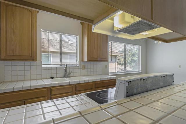 825 N Capitol Avenue, San Jose CA: https://media.crmls.org/mediaz/b1b9d23f-adf7-469d-92c3-44860950e192.jpg