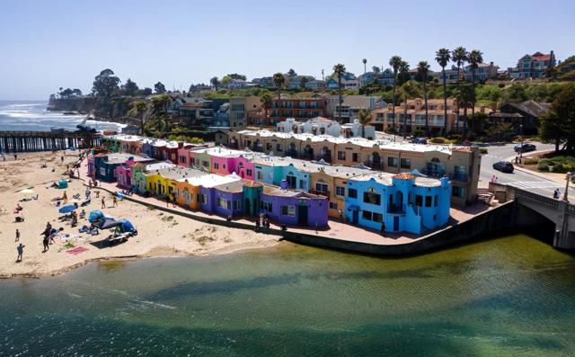 1500 Wharf Road, Capitola CA: https://media.crmls.org/mediaz/b1ba1c7e-5355-4274-b39c-f56f92b05998.jpg