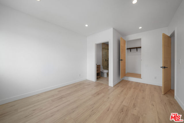 6835 Yolanda Ave, Reseda CA: https://media.crmls.org/mediaz/b1baacfd-e8b4-41d8-90ec-21072d3d1bec.jpg