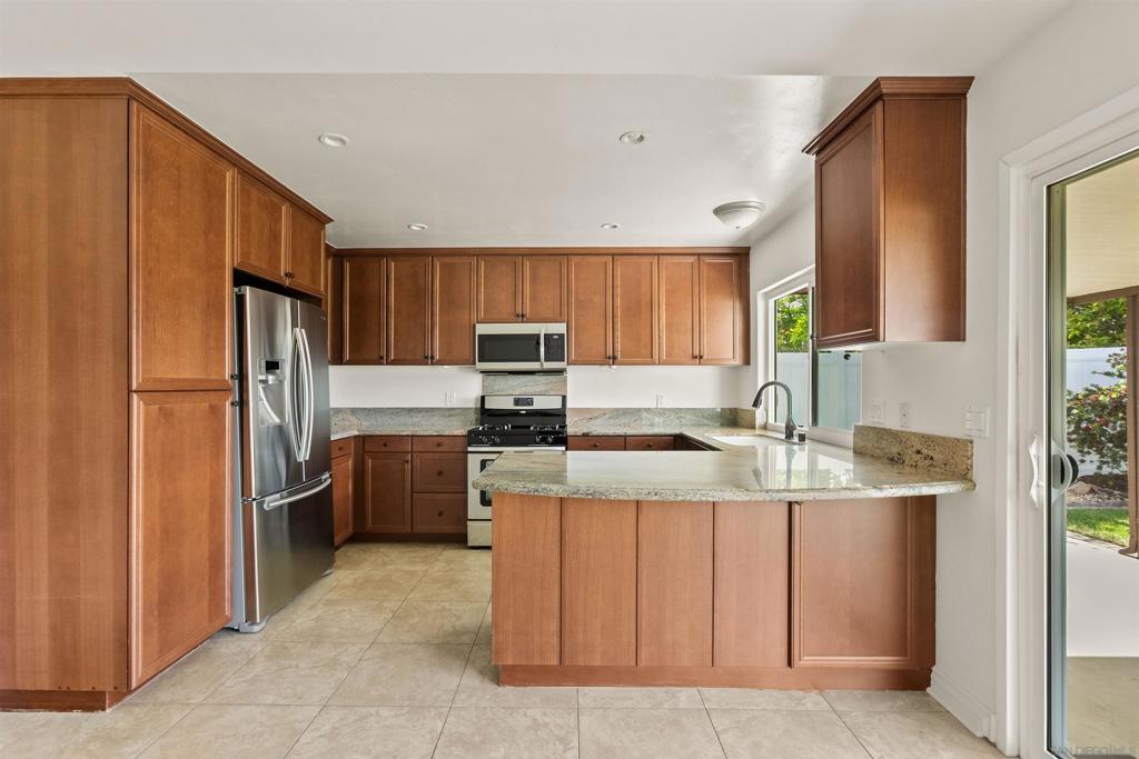 1658 Boyle Ave - photo 11