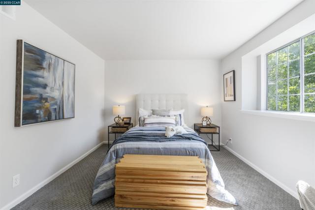 5 Stuart Place, Danville CA: https://media.crmls.org/mediaz/b1bb2796-e3bc-459f-9fe5-8ad1459a0c72.jpg