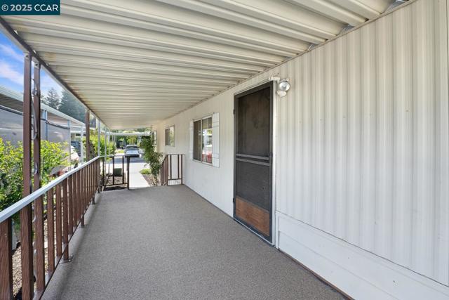 2161 Dalis Drive, Concord CA: https://media.crmls.org/mediaz/b1bb5f74-cb7b-42b2-9e60-b0027adc9f55.jpg